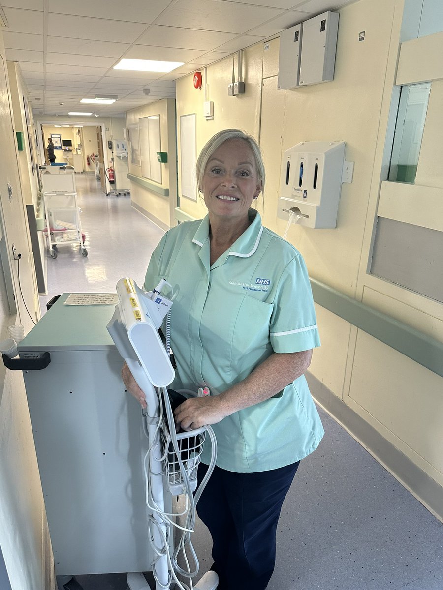 Let’s introduce some of our nursing staff on F4. Meet Tracey, she is one of our senior nursing assistants and has been with the NHS for a whopping 26 years & she is proud to have worked for the NHS for so long! #meetourstaff @shelleyp1976 @kjbwells
