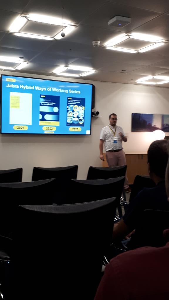 Deborah Jones tweet media