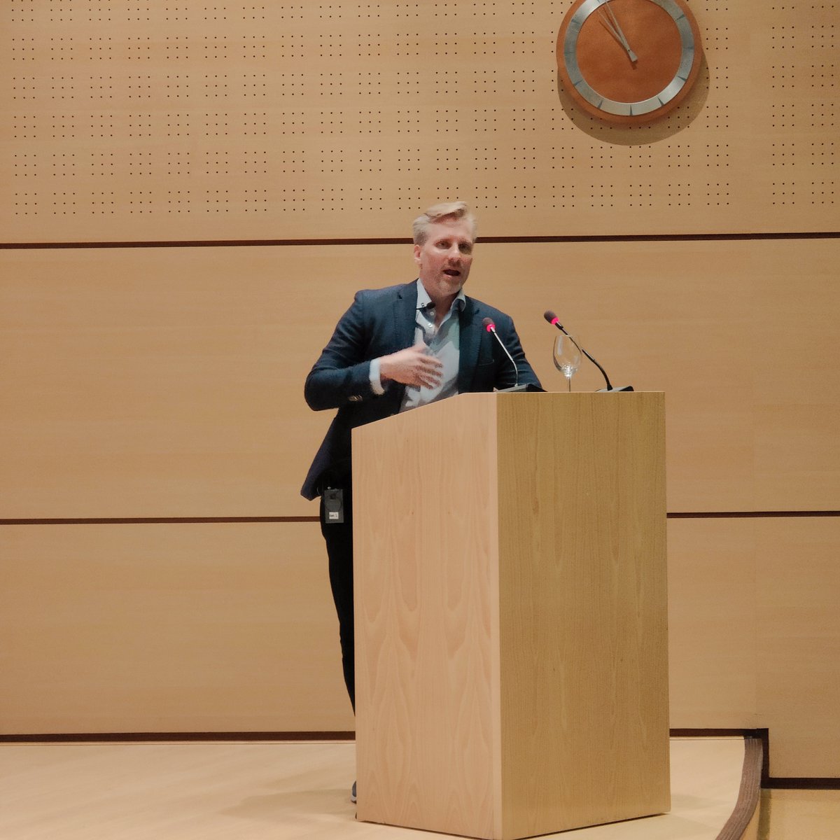 CNIOStopCancer's tweet photo. Great lecture today by @TuomasTammela at CNIO👏
➡"Functional interrogation of intra-tumoral heterogeneity in lung and pancreas cancer"⬅
🧑🔬Invited by Francisco X. Real, CNIO Epithelial Carcinogenesis Group, and Alejo Efeyan
@EfeyanLab, CNIO Metabolism and Cell Signalling Group. https://t.co/M2YmI8GVTk