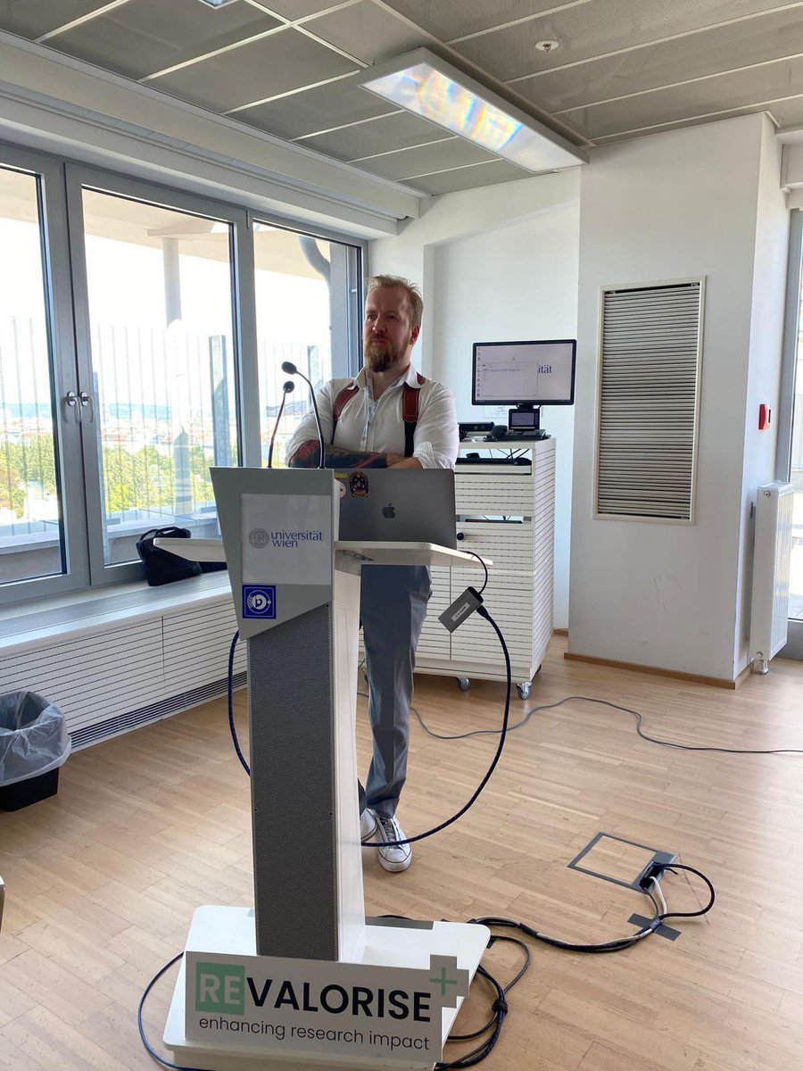 RevaloriseEu's tweet photo. Live from the 𝐇𝐎𝐖 𝐓𝐎 𝐒𝐔𝐏𝐏𝐎𝐑𝐓 𝐒𝐎𝐂𝐈𝐀𝐋 𝐒𝐂𝐈𝐄𝐍𝐂𝐄𝐒 + 𝐇𝐔𝐌𝐀𝐍𝐈𝐓𝐈𝐄𝐒 𝐕𝐀𝐋𝐎𝐑𝐈𝐒𝐀𝐓𝐈𝐎𝐍 event in Vienna!

#socialimpact #revalorisation #research #socialsciences #impact #erasmusplus #knowledgealliance #knowledgetransfer https://t.co/bImohc6Fwp