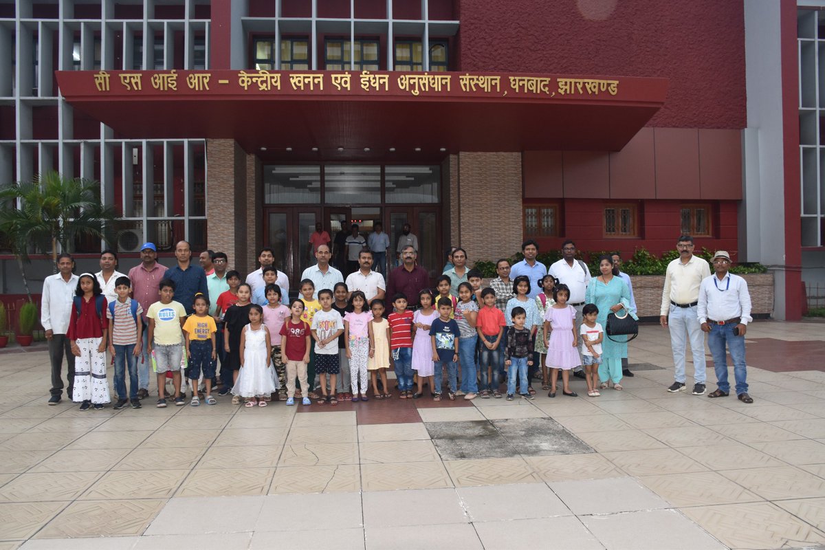 CIMFR_CSIR's tweet photo. The celebration of the 82nd CSIR Foundation Day started with a burst of creativity at CSIR-CIMFR, Dhanbad! Employees’ children showcased their artistic flair and eloquent thoughts in the drawing and essay competition today.
#CSIRCIMFR #FoundationDay #CreativeMinds #inspiration https://t.co/kG2uhVWXLz