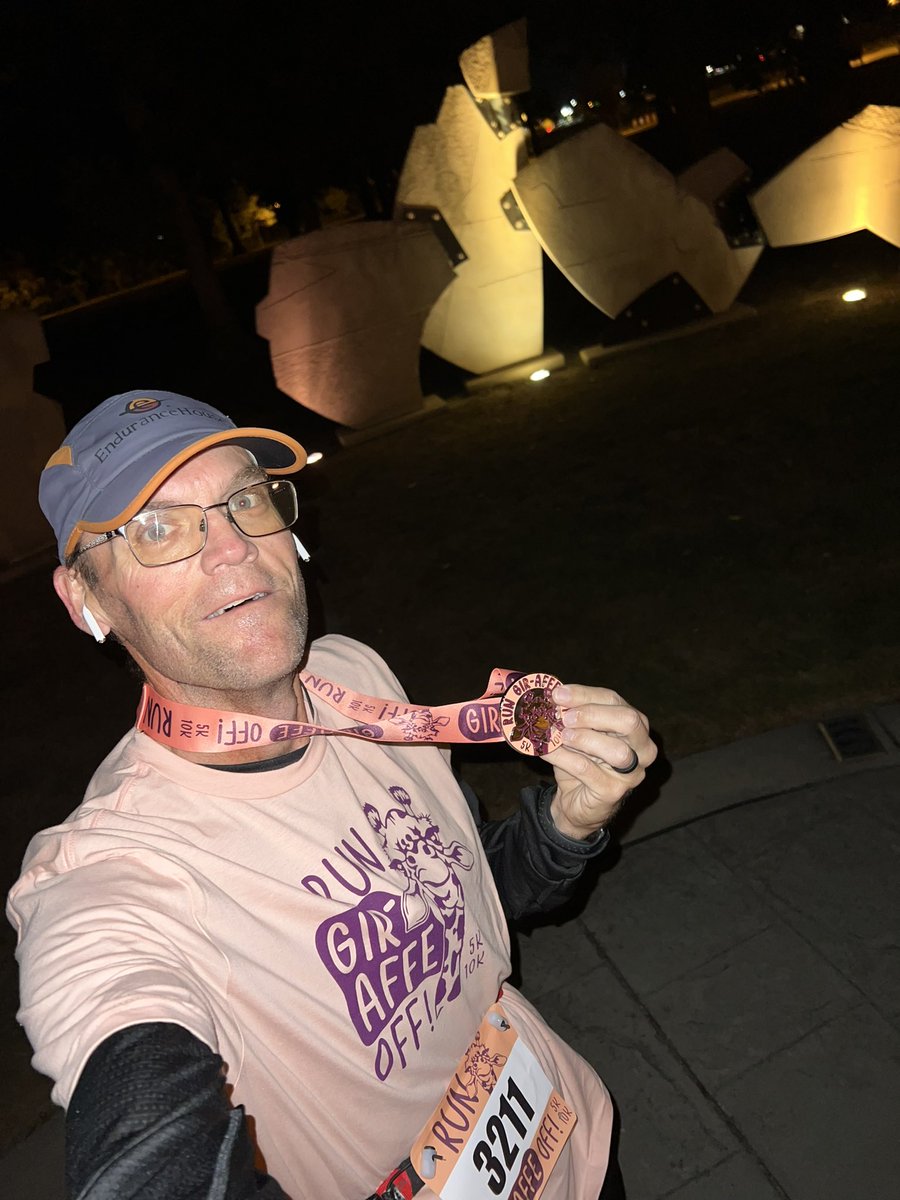 kms606's tweet photo. No better way to start a birthday than a 5K. Some new people help inspire me - Delak & Edison. They do not even know yet. I’m excited to share the news with them. What a difference 523 days can make. Mile 1,002 completed for the year so far. 2,159 since 4/16/22 #IRun4Movement https://t.co/MWNfbHQGEE