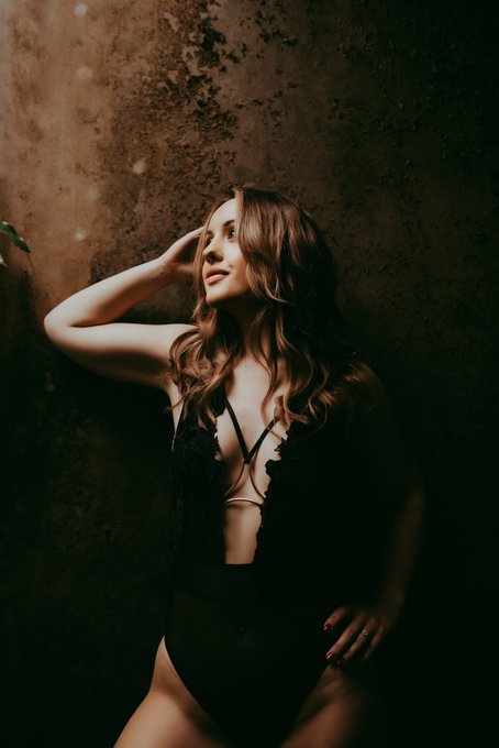 Thursday lunchtime lingerie update https://t.co/7vOryxG0o3<a href="/tag/mvsales"class="tags"><span>#mvsales</span></a>