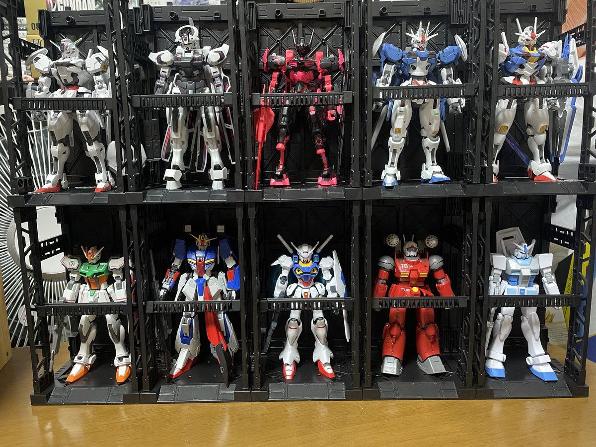 works1220's tweet photo. #ガンプラ#彗星の魔女
100均で格納庫作ってみました。 https://t.co/hQI7ow2mrQ