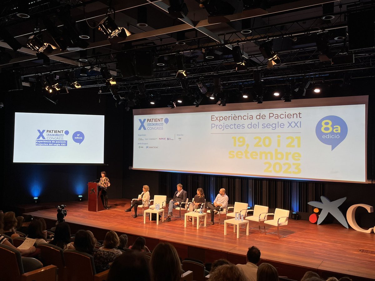 alechandia's tweet photo. Tremenda frase de @EstelSole en la charla inaugural del #XPAtientBarcelona

“Tenéis el conocimiento, pero el cuerpo es nuestro”

#Humanización #CuidadoIntegral https://t.co/Pq5St7hCIp