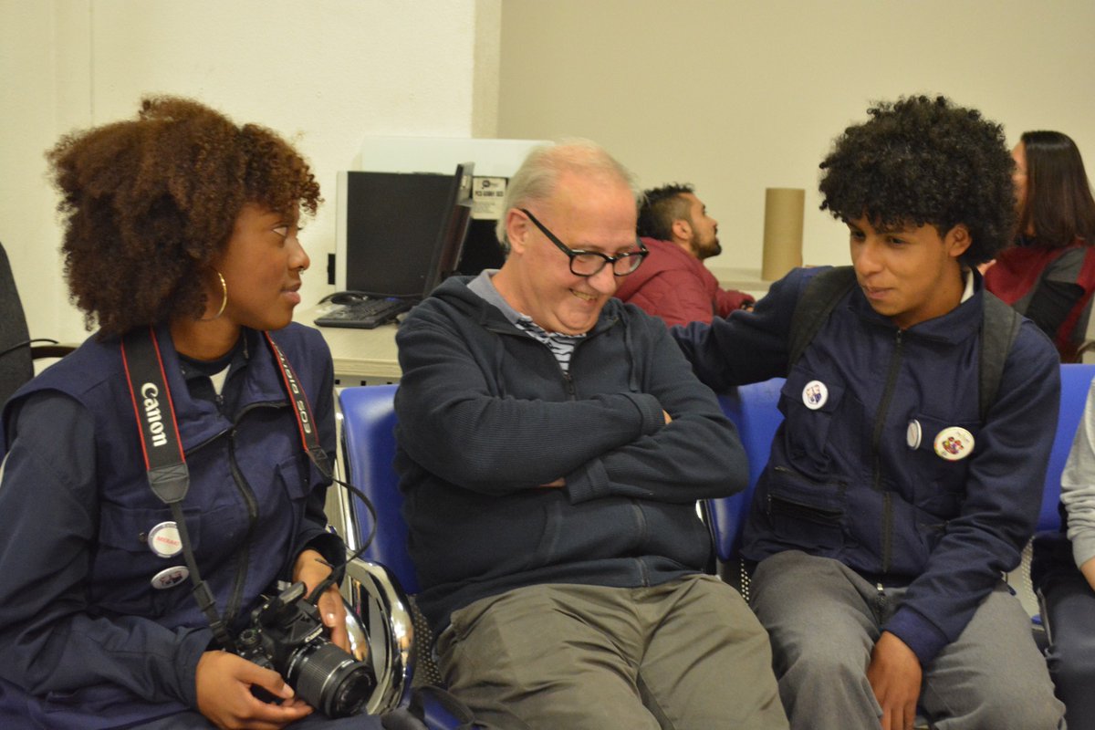 TamaraPaolAH's tweet image. Equipo de la Dirección de Participación de @Educacionbogota en diálogo con Pablo Diaz sobreviviente de la dictadura argentina -La noche de los lápices-. Un espacio lleno de afecto, admiración y esperanza. &quot;Lo grupal es un abrigo&quot; dice... #Redespaz 
@Deidamiapiensa