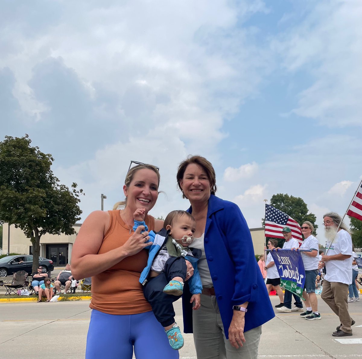 When Senator <a href="/amyklobuchar/">Amy Klobuchar</a> comes to support my small
Hometown annual  🦃 Parade—- you must take a photo with her!  #FanGirl moment