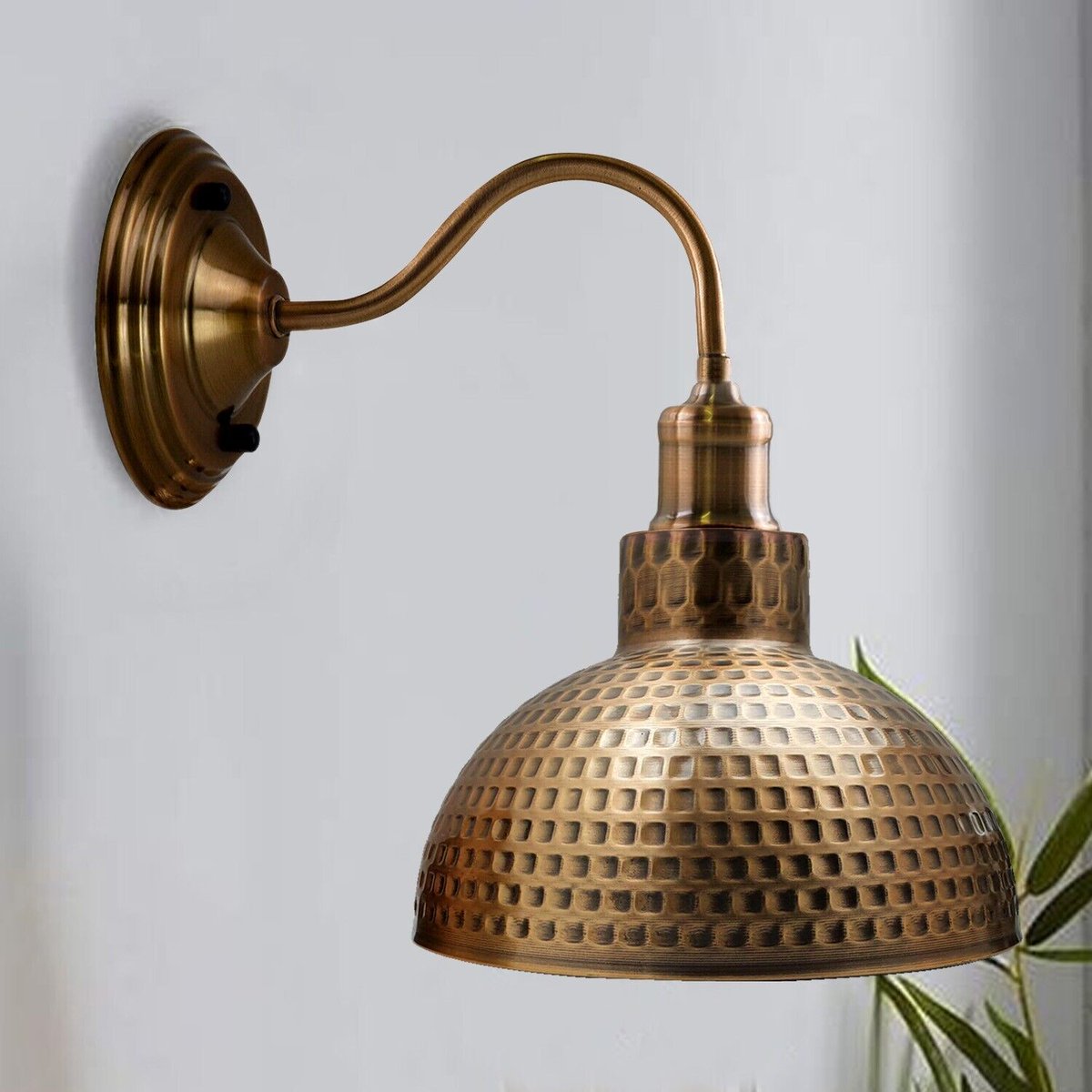 Add a touch of rustic elegance to your home with this metal wall light shade.
#lighting #retrointeriors #walllight #homedecor

hhmodernliving.co.uk/product/vintag…