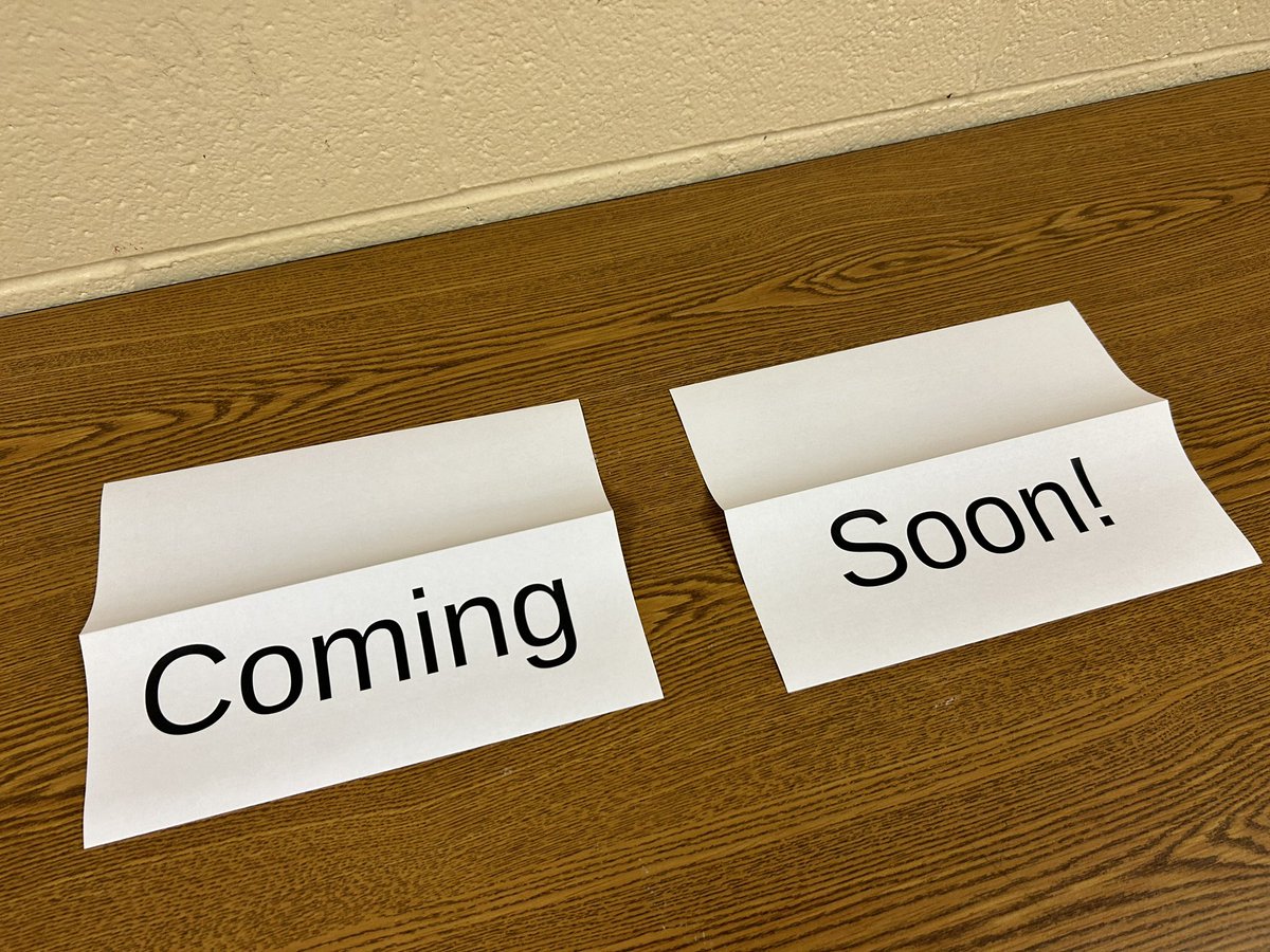 JRSLynch's tweet image. When you make them wonder...
The 1️⃣st discovery table has been cleared.  I added this note to pique curiosity. Best line from a 2️⃣nd grader &quot;Coming Soon?!   What is HAPPENING here?!&quot;  I&apos;d say she&apos;s noticing and wondering! #TExpL #WilsonSD
