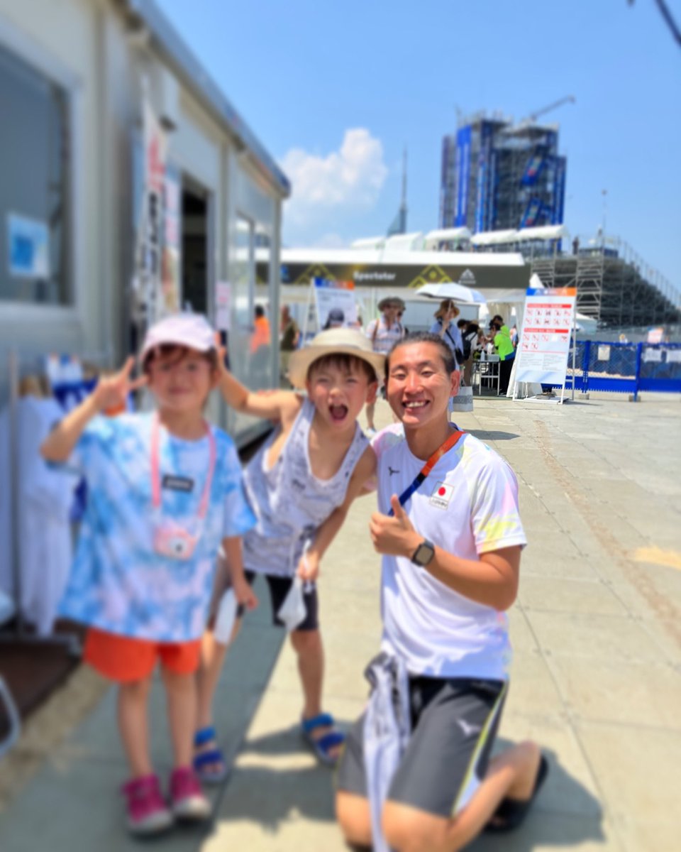 KyoheiArata's tweet photo. クレイジージャーニーさんで追っていただいた世界水泳。

この福岡での舞台は自分と同じくらいかそれ以上に待ち望んでいてくれた人がたくさんいました。

この機を逃したらいつ見れるかわからないハイダイビングを一眼見ようと駆けつけてくれた方、会場運営スタッフとして尽力してくれた方、移動宿泊などをサポートしてくれたボランティアスタッフの方、トレーナーブースで期間中のコンディションを支えてくれた方(冗談抜きにパフォーマンスの生命線となってくれてました)、誰一人欠けてもこの試合は完遂できませんでした。

荒田を視界に入れたり、話題にしてくれた人を一人残らず楽しませようと思いながら、ありのままパフォーマンスしました。結果も経験もこれ以上なく納得できるものでした。

ハイダイビングに関わってくれた、楽しんでくれた皆様、この場を借りて改めて感謝を申し上げます。ありがとうございました！

荒田の物語はまだまだ続く...!
#ハイダイビング
#クリフダイビング