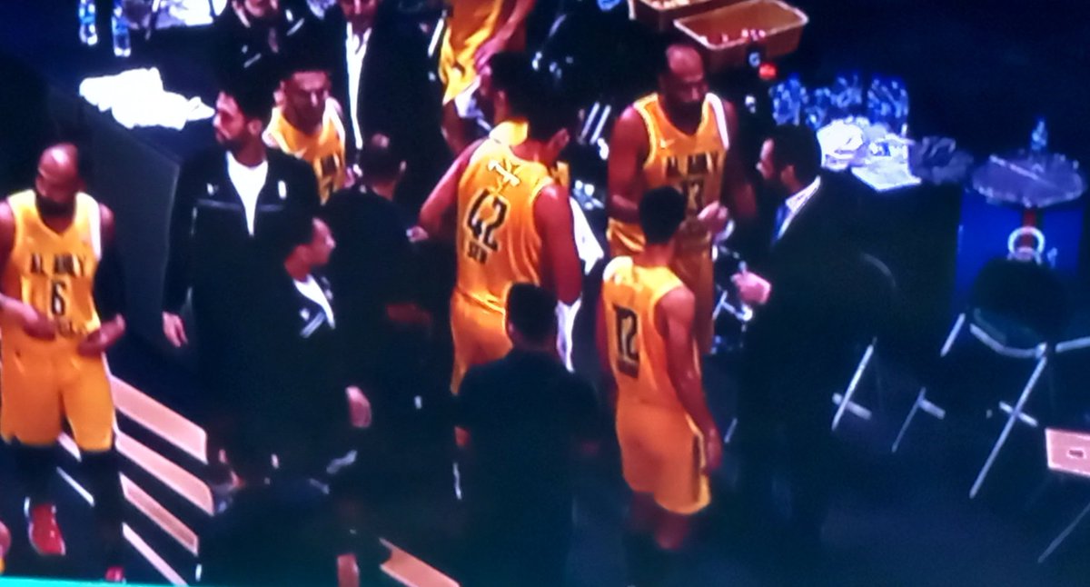 الاهلى لكرة السلة بقيادة مصطفى كيجو وعمرو الجندى نجوم المباراة يحقق الفوز المستحق  فى اول مباراة فى  بطولة كأس العالم للاندية بنتيجة 82 /76 على ايجنايت الامريكى