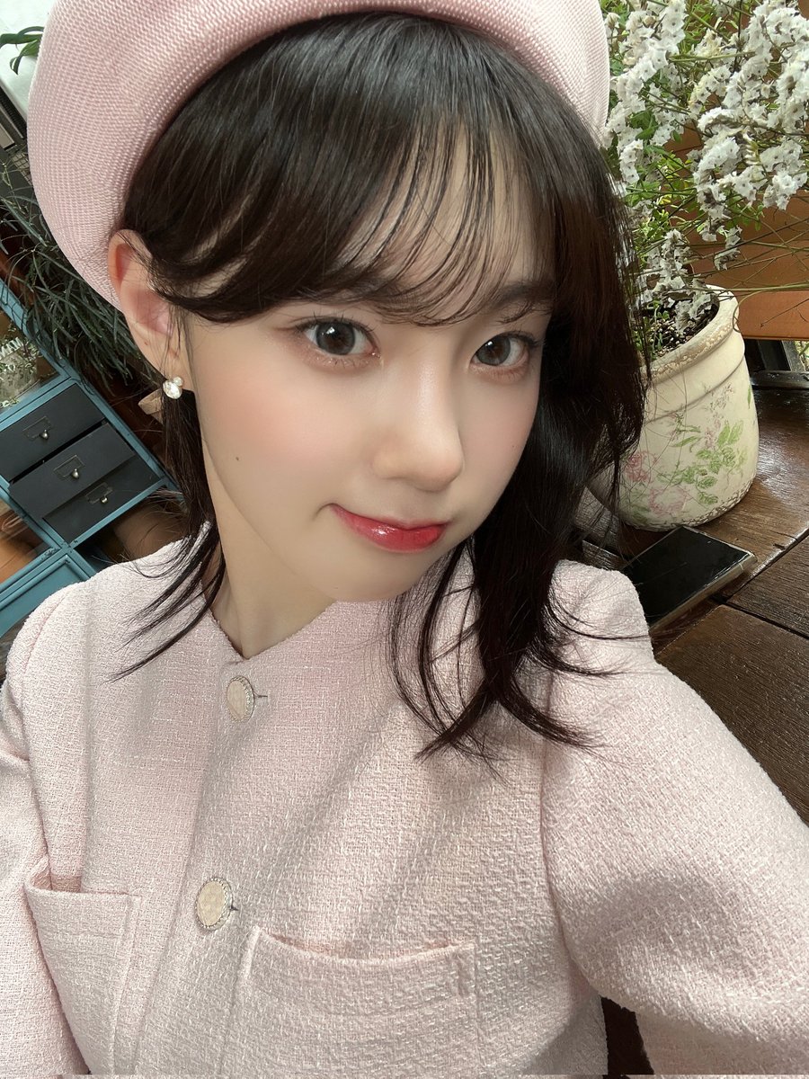 official_kep1er's tweet photo. 히에랑 해본 커버영상 다들 보셨나요
여러분의 위로가 됐길💕

#김채현 #CHAEHYUN 
#Kep1er #케플러 https://t.co/xVz6Ue1DjD