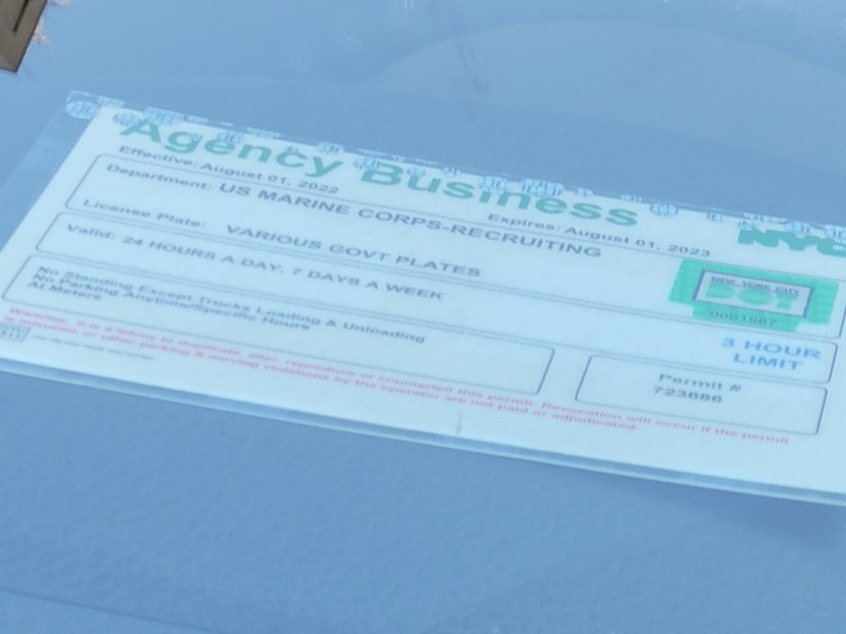 placardabuse's tweet image. Here was somebody misusing their #FancyHat and an expired @USMC placard that was issued for use on government vehicles to illegally park their personal truck in a No Standing zone during rush hour.

That location is still illegal even with a valid permit.

#PlacardCorruption