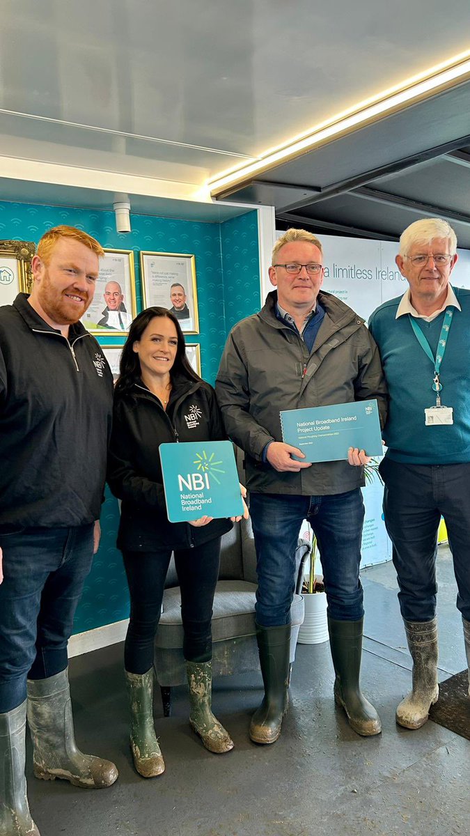 NatBroadbandIrl's tweet photo. Fabulous political engagement with Senator Micheál Carrigy (@campaign4carrig) at the National Ploughing Championships 2023.
#Ploughing23 #BuildingALimitlessIreland #NationalBroadbandIreland
@NPAIE
@tarajcollins https://t.co/6xHHF65gu7