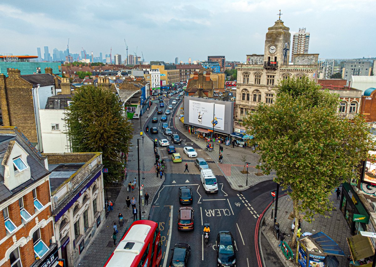 maximusmaximise's tweet photo. There’s no butter format than out-of-home!

Butter brand @Flora  brought its ‘Skip the Cow’ campaign to life on our Pride of Peckham mega banner in its latest tongue-in-cheek campaign. @Posterscope @dentsu_global 

#OOH #outofhome #advertising #megabanner https://t.co/3YbsSSlCxP