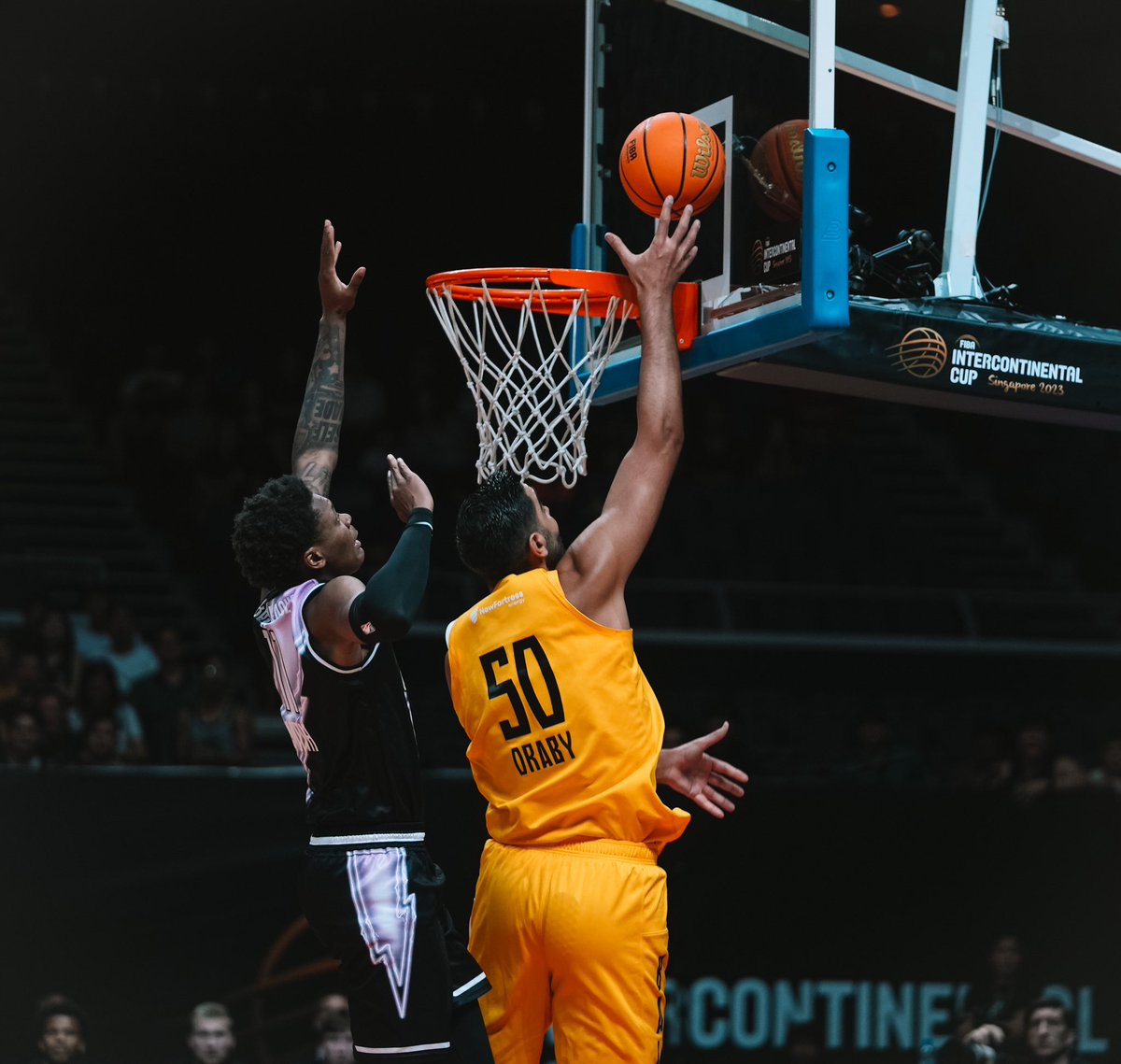 🚨🚨يا كاتب التاريخ لا تغلق الصفحات ✍️.. 
الأهلي يصبح أول فريق إفريقي يحقق الفوز في بطولة كأس العالم 🦅🔝😍