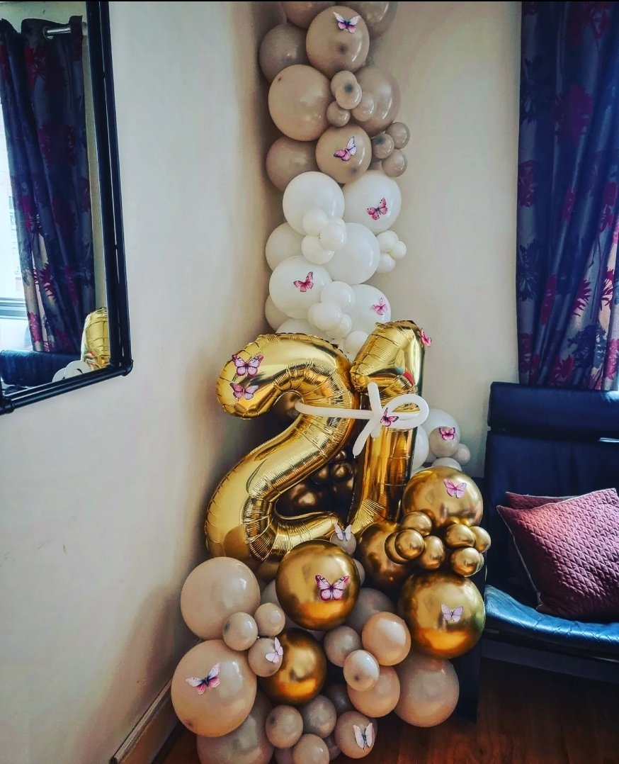 Happy 21st birthday!! Suprise house party!!! 

cee-balloons.com 

#balloons🎈 #balloongarland #balloonsetup #balloondecoration #balloondisplay #balloondecor #21stbirthday #marketing #partyplanner #partysetup #eventplanner #storeopenings #eventcoordinator #london🇬🇧 #yansh