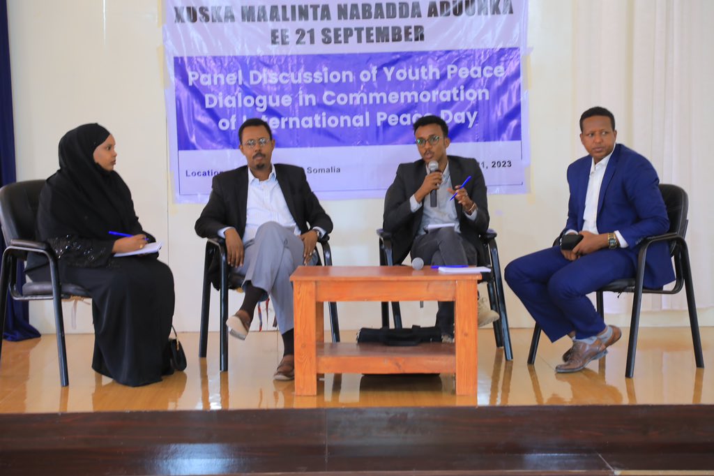 Puntlandyouth1's tweet photo. With the support of @UNSomalia @Puntlandyouth1 marked  #InternationalPeaceDay,  by conducting a discussion  focusing youth, peace and security with the aim of engaging youth to contribute peace and security in Somalia. https://t.co/2tLFZXNAkX
