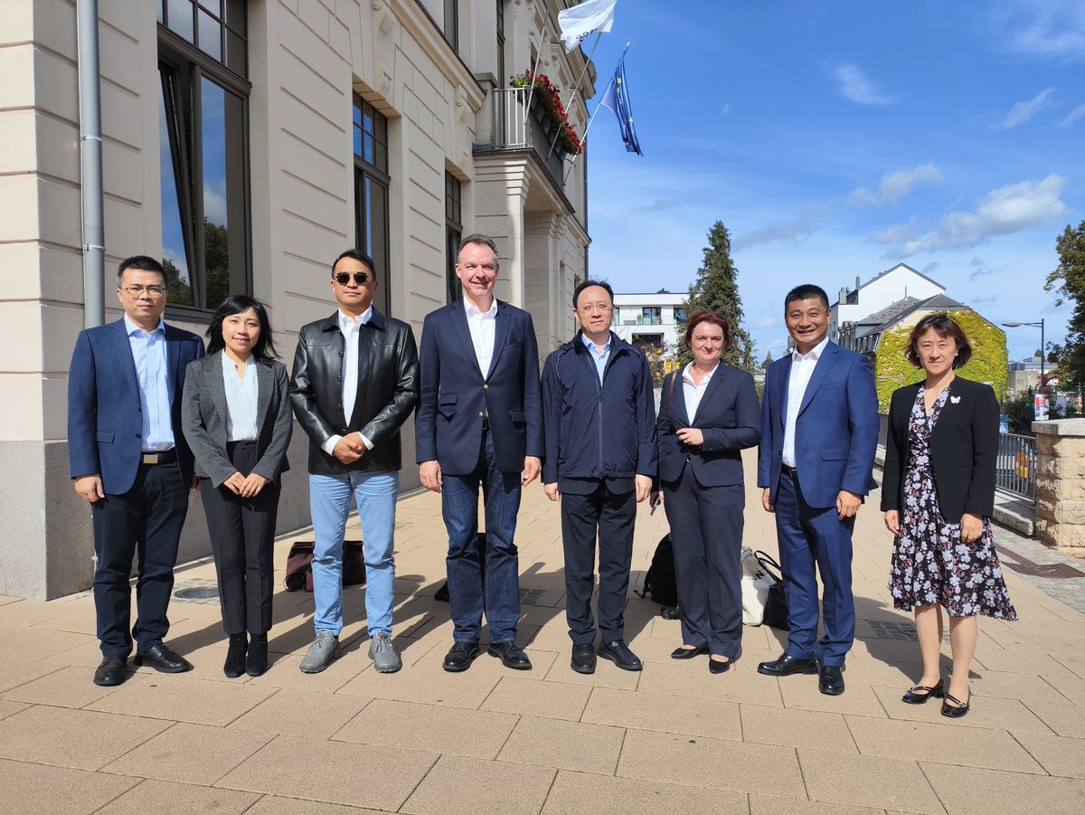 COGNOSInternat1's tweet photo. A high ranking delegation from our cooperation partner Shanghai Open University - one of Chinas leaders in blended learning - visited @lunexuniversity &amp; COGNOS International for academic exchange, an MOU  and for discussion about further cooperation.
#cooperation #international https://t.co/cNQTslJ4bC
