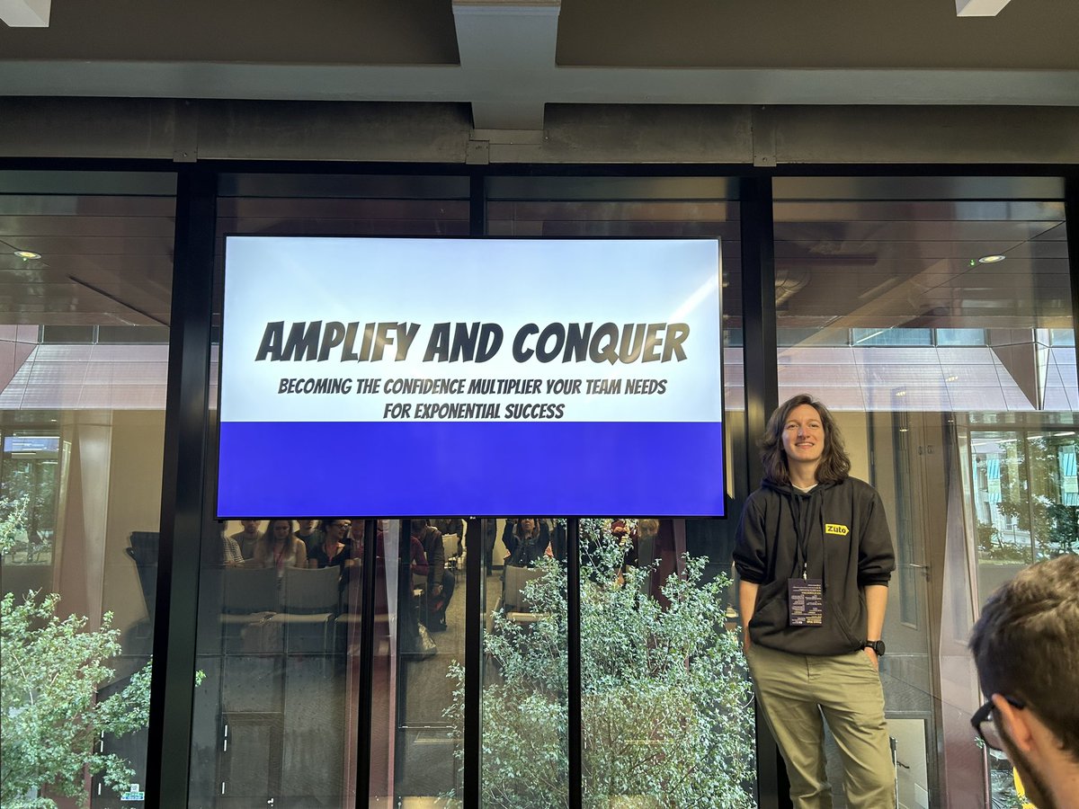 McrDig's tweet photo. In track 2 of our FinTech conf, Lucy Ironmonger from @Zuto
talked about growth mindsets and improving teamwork within tech teams.
“Changing your belief system means you can get better at anything. Change what you tell yourself, massive changes can happen.”
#MDFinTechWeek https://t.co/057uRisiUU