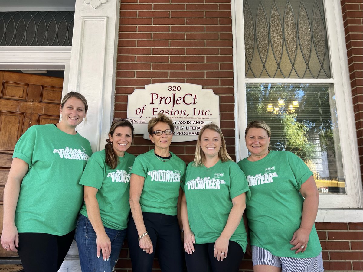 asr_media's tweet photo. #BTSWithASR: members of the #ASRTeam were out & about in the #LehighValley last week volunteering & capturing footage of volunteers making an impact at @UnitedWayGLV's #DayOfCaring 🌎 #DOC2023 #ASRSharesStories https://t.co/t0EVqmeAzV