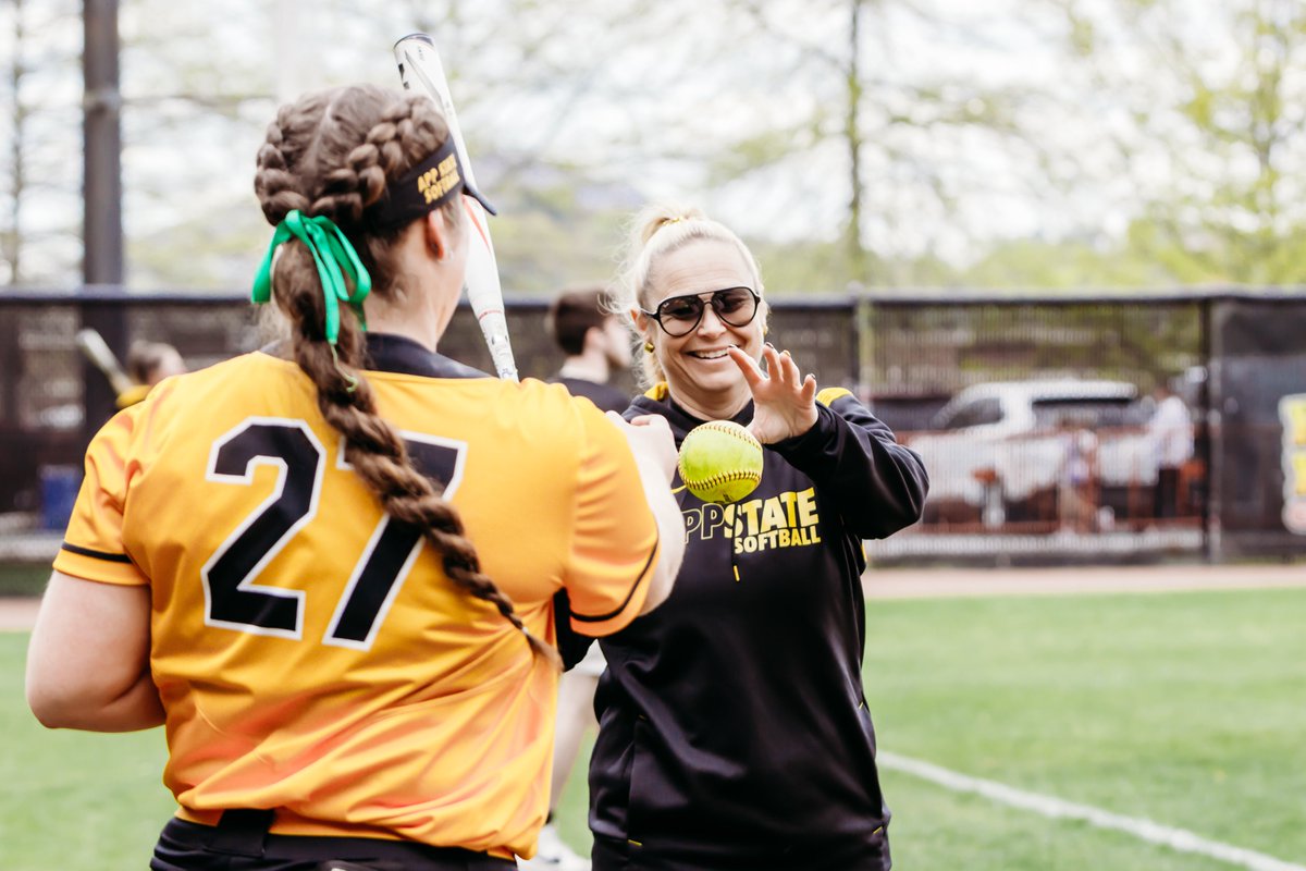 AppStateSB's tweet photo. 2️⃣ 𝐝𝐚𝐲𝐬...🔜

Come see the team this Saturday and Sunday at Sywassink/Lloyd Family Stadium! Admission is free! 

⛰️🥎 https://t.co/ug5orURuqv