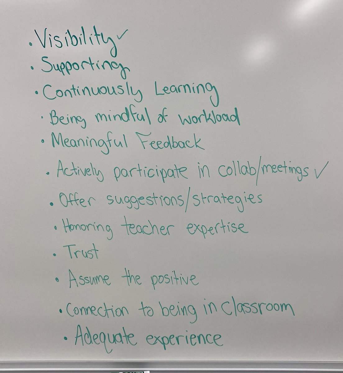 CoachDCarey's tweet photo. What makes a great instructional leader for a building? Are there other things you would add to the list? Great discussions last night with my CPPP colleagues. @BryanMcDonaldPD  #ucmoedlead https://t.co/tnnTNHSdPs