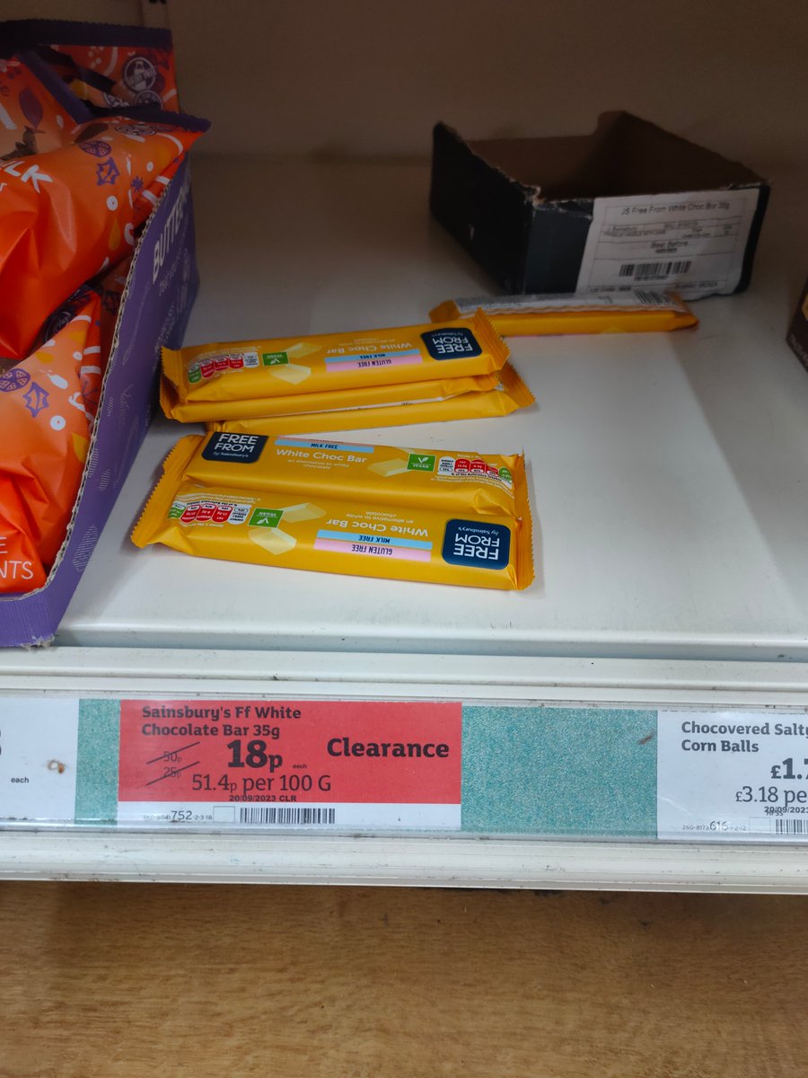 GinghamFlorals's tweet photo. @sainsburys it's an easy question... how much are these Free From 35g white chocolate bars? I'll give you a clue...take a look at the picture of them on the shelf https://t.co/ujZaOkdcQT