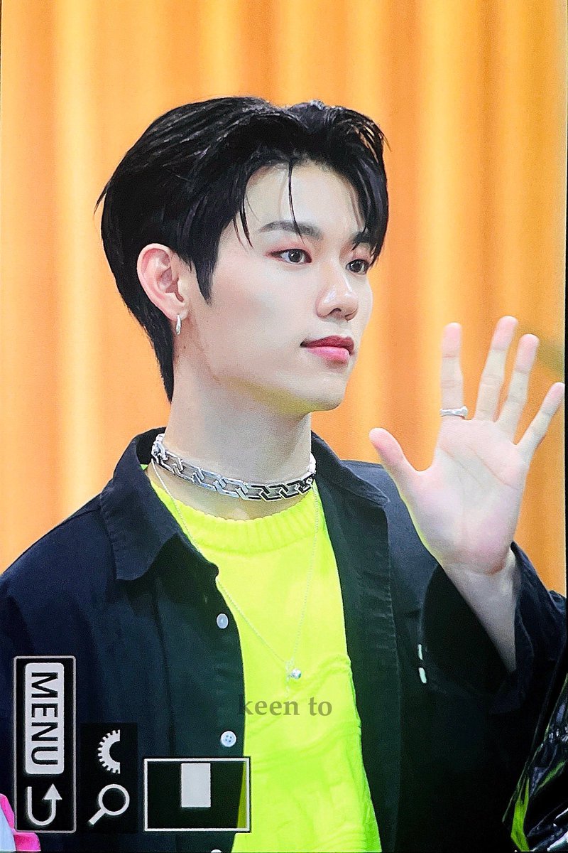 keento_jh's tweet photo. 230921 데뷔 축하해💚🕺 #이정현 https://t.co/IM3BNVfQyW