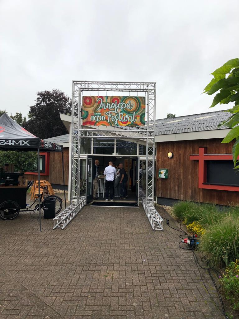 mullerffl's tweet image. Vandaag zijn we aanwezig bij het Innofood event - @St_Innofood waar de Innofood awards worden uitgereikt. Tijdens het Innofood Event presenteren de genomineerden zich. De deelnemers brengen hun stem uit en bepalen uiteindelijk wie de winnaar is van de Innofood Award.