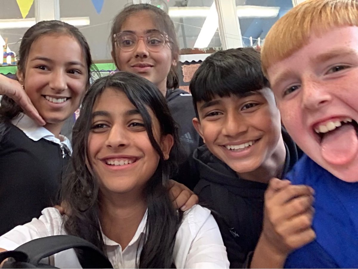 P7Lornestreet's tweet image. Fun before the long weekend #longweekend #timeforabreak 😜😎🥰