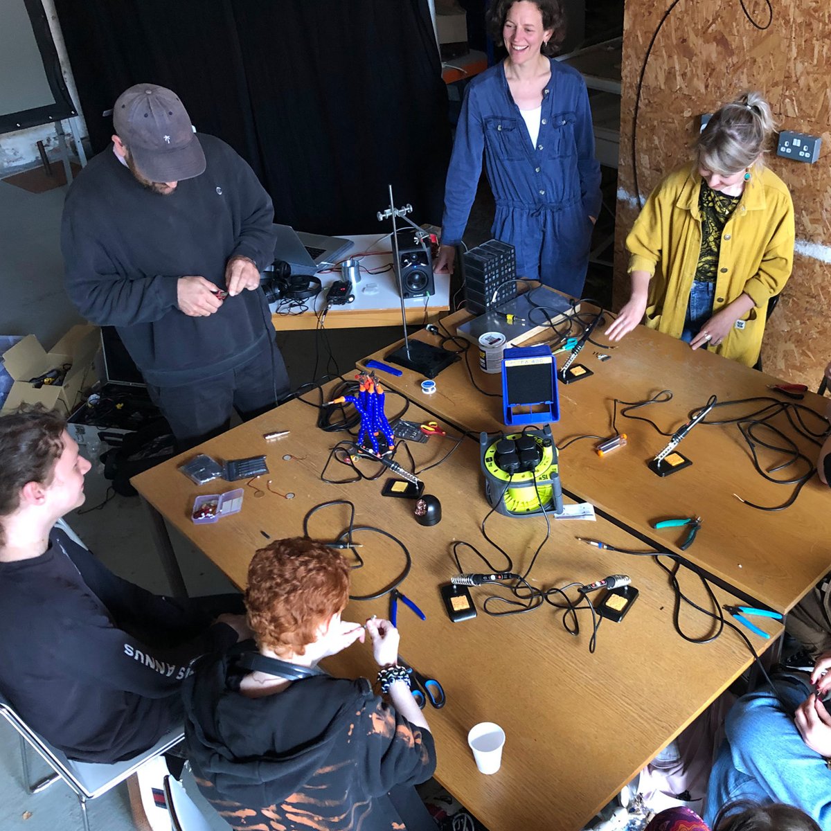 in_collusion's tweet photo. We've loved working with Oliver Payne, our lead artist for Sound Mirrors project. He has lead the workshops with the young people of King's Lynn, built devices for their sound recordings, created a fabulous sound design &amp; devised &amp; built the sound sculpture #soundmirrors https://t.co/IzsMFrk78d