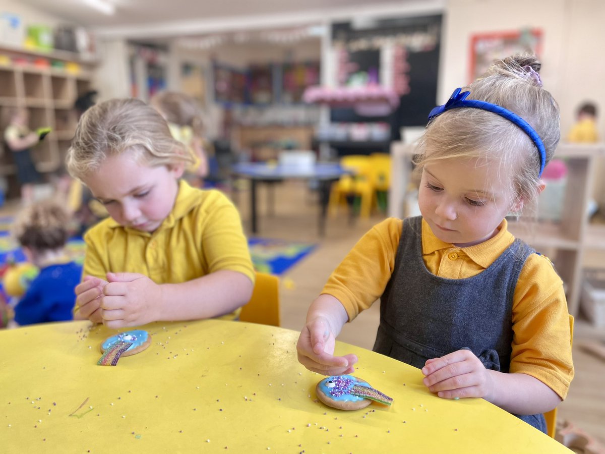 JamesBrindleyPS's tweet image. Look what Reception have made this afternoon! Their very own rainbow fish biscuits 🐚🪸🐠 #FollowingInstructions #creativefund #FineMotorDevelopment #wowactivity