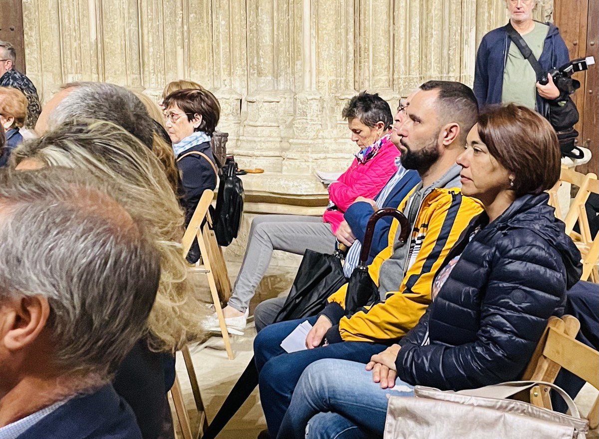 jjggalava's tweet photo. Las Juntas Generales, con las familias alavesas en el Día Mundial del #Alzheimer 
https://t.co/Ufv8YE4DfE 

@alzheimeraraba #parlamentoalavés #alava #araba https://t.co/khonc20jvo