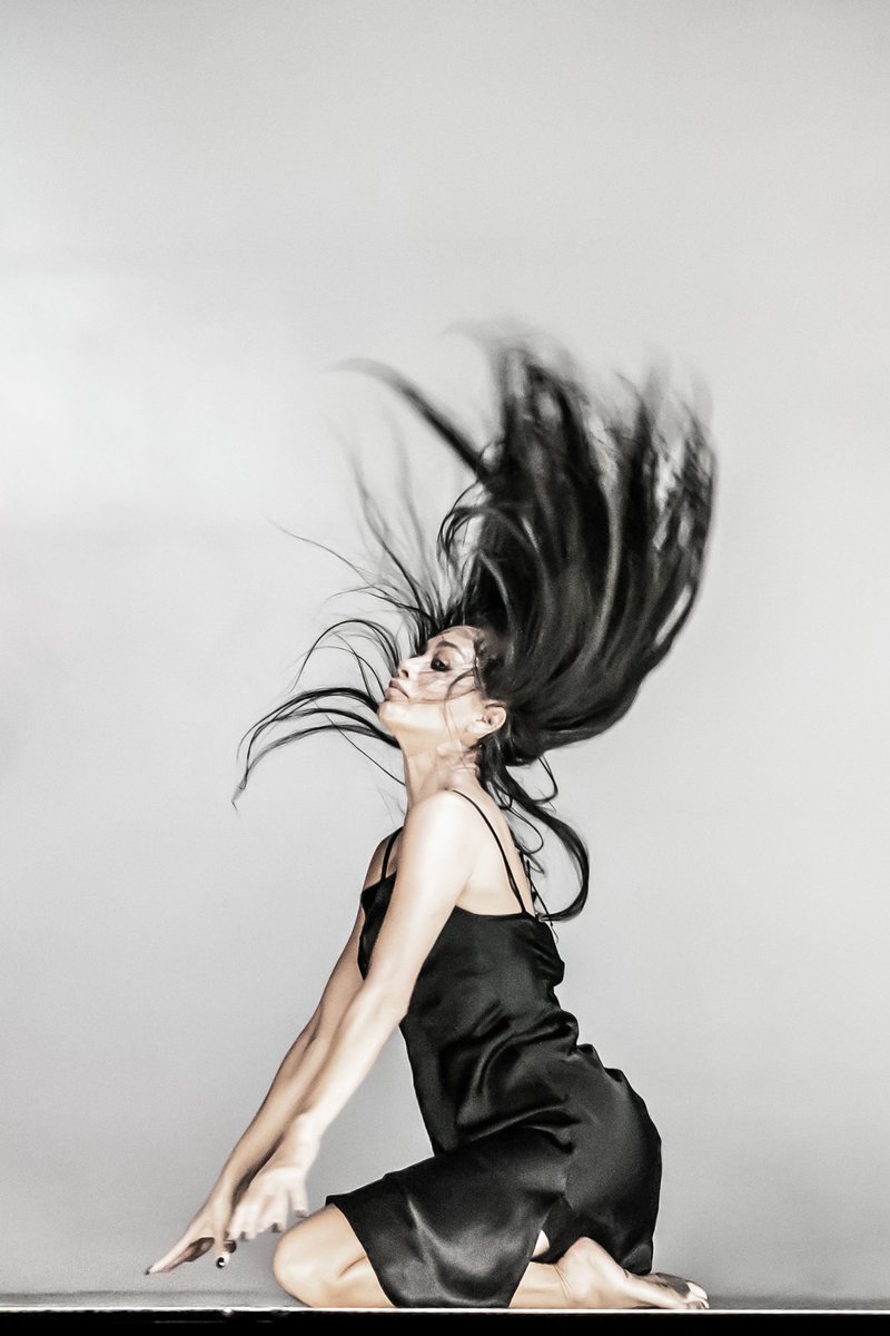 Exclusive first look @SunsetBlvd. Previews begin tonight. 

 🎫: sunsetboulevardwestend.com
📸: <a href="/brennerphotos/">Marc Brenner</a>