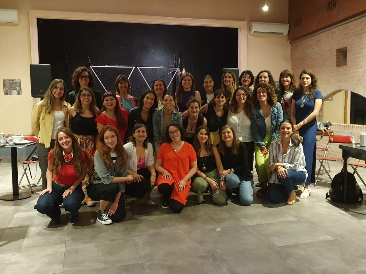 luciacirmi_'s tweet photo. Felíz #DiadelEconomista especialmente a mis compañeras de @paridadmacro . Por una economía que se entienda y sirva para vivir bien. https://t.co/WgMaaXuIXf