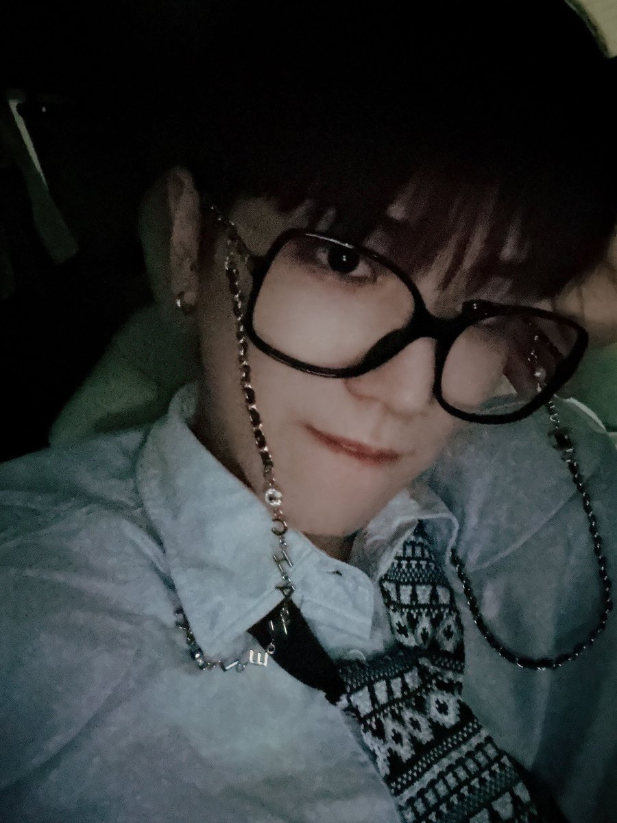 차에서 대기중이리우 
#BOYNEXTDOOR #RIWOO #리우