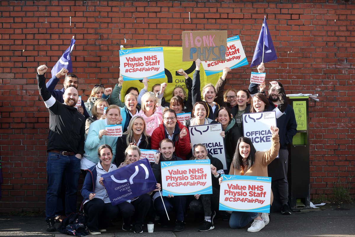 On the picket lines with radiographers, physiotherapists and ambulance staff and other healthcare workers at the Royal Victoria Hospital in Belfast. #belfast #strikes @irish_news