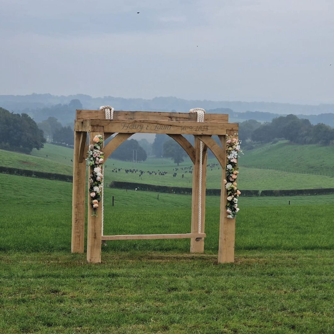 One of our customer has sent us photos of this beautiful pergola they built for a wedding using our Green Oak Beams 🤩 #timber #woodworking #oak #oakbeams #pergolas #pergoladesign #wedding #landscape