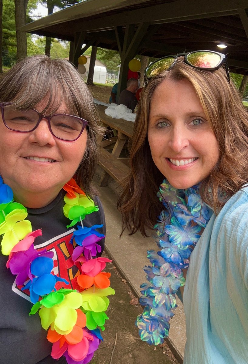 MarylandDJS's tweet image. DJS Region 4 recently celebrated its staff with an employee appreciation picnic. The Regional #EmployeeAppreciation Committee planned a meal and a plethora of games and activities, which included a scavenger hunt, a paper... #employeeawards #summerpicnic bit.ly/3ZxEE0s