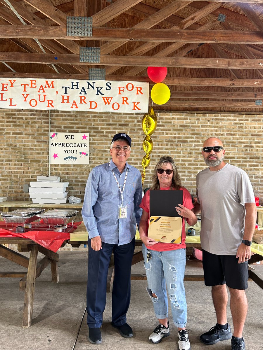 MarylandDJS's tweet image. DJS Region 4 recently celebrated its staff with an employee appreciation picnic. The Regional #EmployeeAppreciation Committee planned a meal and a plethora of games and activities, which included a scavenger hunt, a paper... #employeeawards #summerpicnic bit.ly/3ZxEE0s