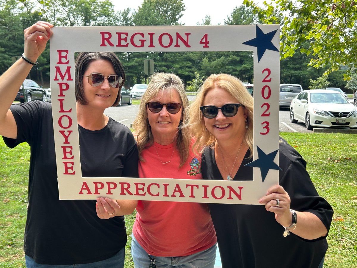 MarylandDJS's tweet image. DJS Region 4 recently celebrated its staff with an employee appreciation picnic. The Regional #EmployeeAppreciation Committee planned a meal and a plethora of games and activities, which included a scavenger hunt, a paper... #employeeawards #summerpicnic bit.ly/3ZxEE0s