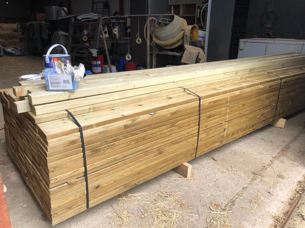 Busy week ahead at the log cabins. A pack of timber ready to start prepping for now!

#suffolkescape #suffolkescapes #stoprelaxunwind