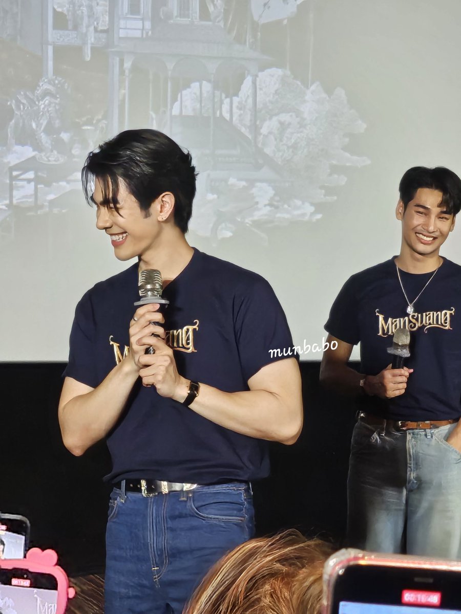 Tsukiyo137's tweet photo. Thanks for everything you guys did today.
Hope U2 enjoy every single moment 
#mansuangxVietnam 
@milephakphum @Nnattawin1 
See you soon 💚💛 https://t.co/fwNFSQ0Pct