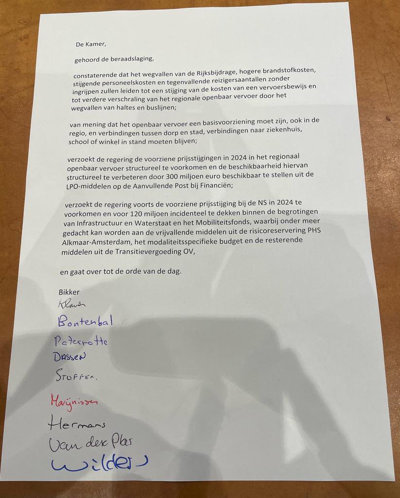 Goed nieuws vandaag voor heel veel mensen die met de bus of trein reizen. Vandaag met brede steun ons voorstel.👇