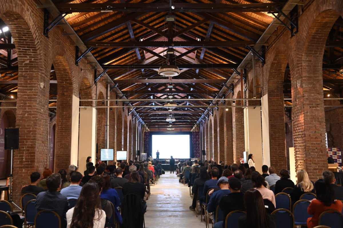 TadeoGZ's tweet photo. Más acciones para la promoción de sustentabilidad y de economía circular en el sector vitivinícola

🍇 Gracias @winesofarg por el compromiso en la lucha frente al Cambio Climático

En Arizu, participamos de Sustenta Vitis, el Primer Foro de #Sostenibilidad del #VinoArgentino https://t.co/Y9q5FWoG4q