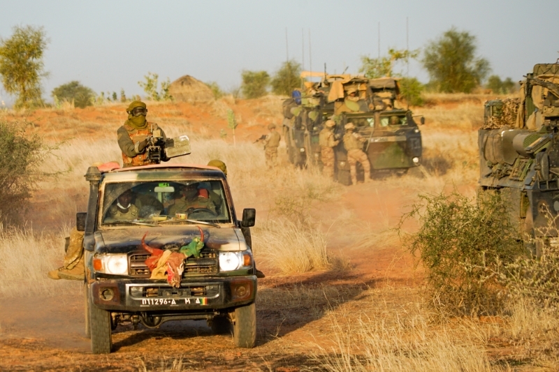 Malijetactu's tweet photo. #Imposer l’autorité de l’Etat partout au Mali : L’armée est dans sa mission régalienne au nord ! https://t.co/XUvSxZNYcn’autorite-de-l’etat-partout-au-mali--l’armee-est-dans-s.html #malijet https://t.co/IiVU7rRqCX