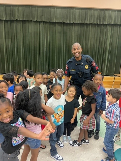 Sergeant Williams stopped by to see his friends at @BJE_Wolverines and gave a presentation about the duties of being a law enforcement officer. Great job, Sergeant Williams!