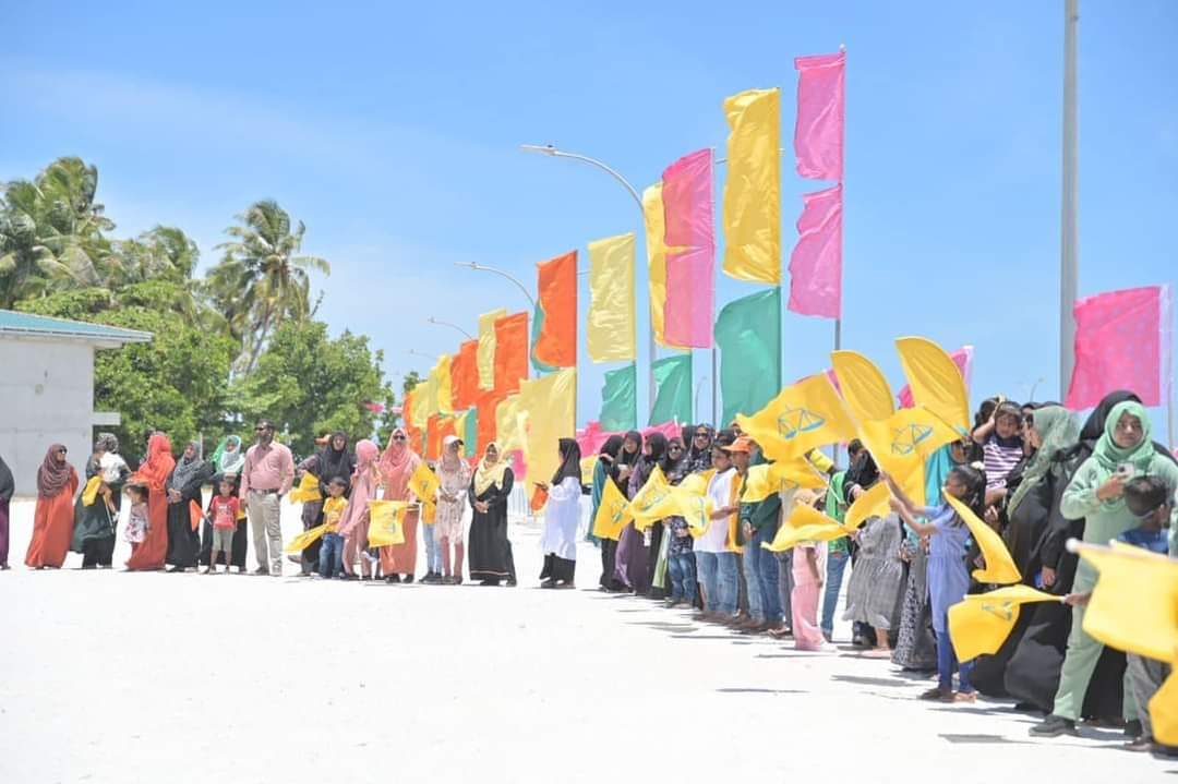 pappi_shaharu's tweet photo. Kihaadhoo 
#Round2Ibu Vote Alhaa Furaalaa ✅
3✅ https://t.co/3JbLceJekS