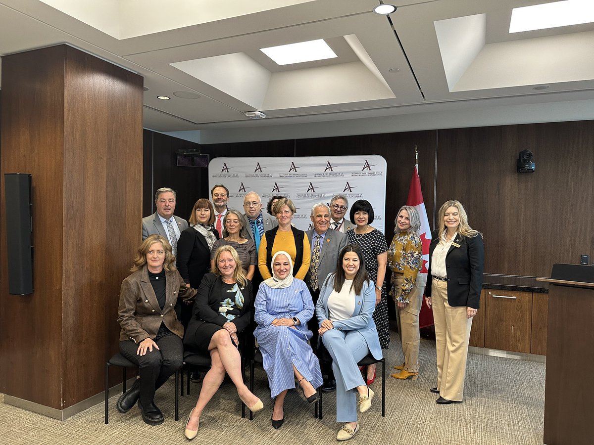 mflalonde's tweet photo. Merci à @AFFCfemmes et ses organismes membres pour votre leadership et votre travail de 1er plan à la protection des droits des femmes francophones en situation minoritaire. Un plaisir de vous rencontrer ce matin et je vous souhaite un bon congrès! Bonne fête aussi @SBoutiyeb! https://t.co/sF1sCVdkie